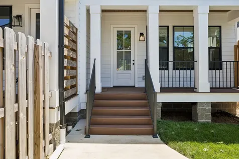 105A 37th Ave, N Nashville TN 37209