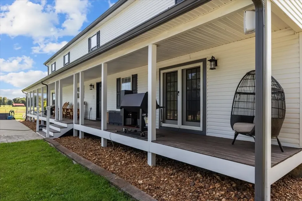1015 Garners Creek Road Dickson TN 37055
