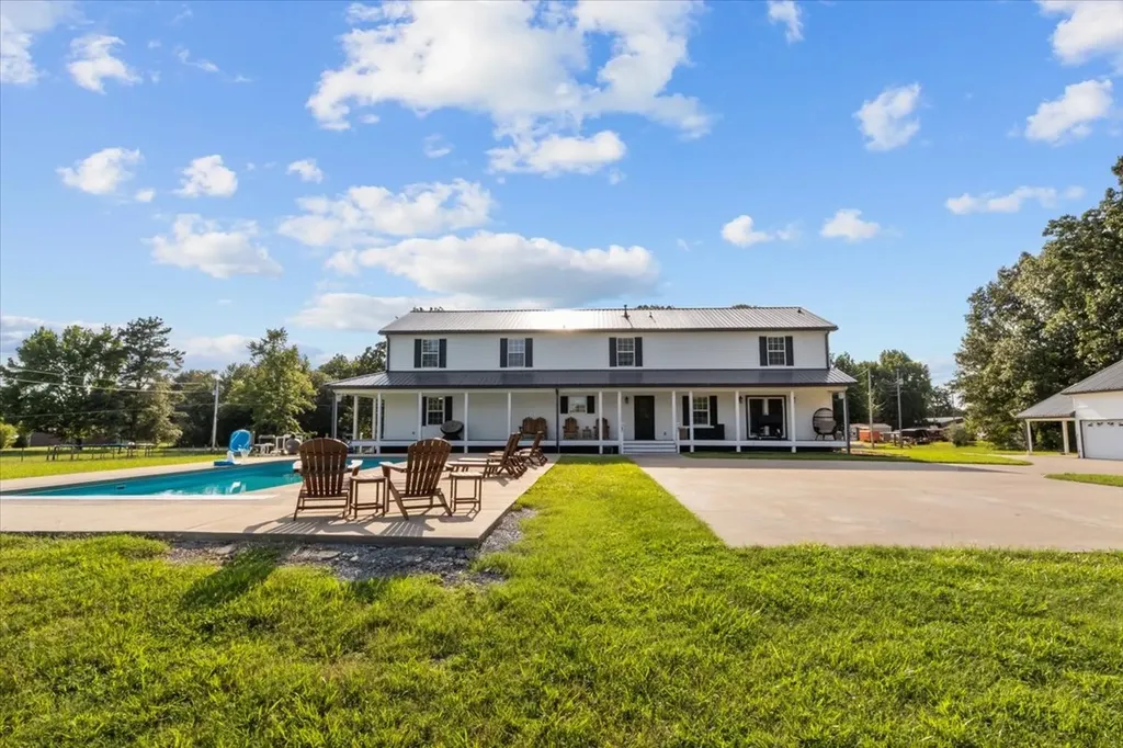 1015 Garners Creek Road Dickson TN 37055