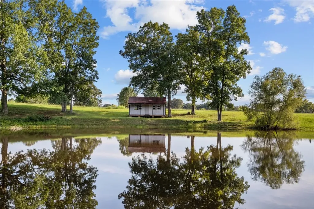 1015 Garners Creek Road Dickson TN 37055