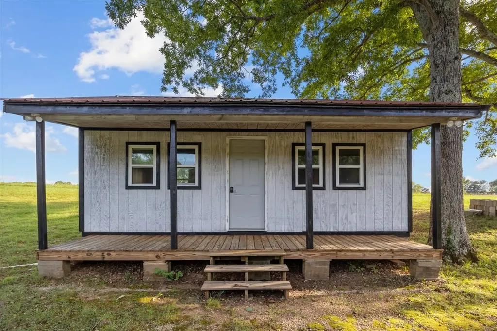 1015 Garners Creek Road Dickson TN 37055
