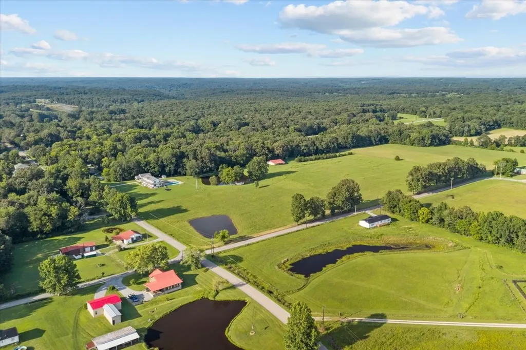 1015 Garners Creek Road Dickson TN 37055