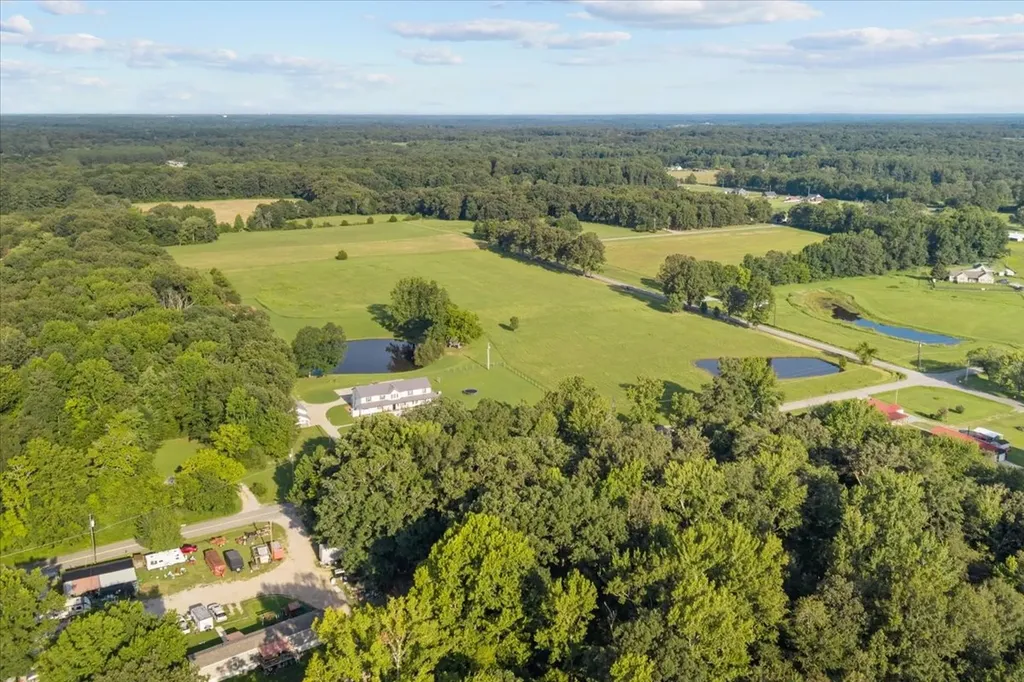1015 Garners Creek Road Dickson TN 37055