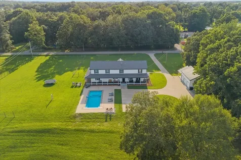 1015 Garners Creek Road Dickson TN 37055