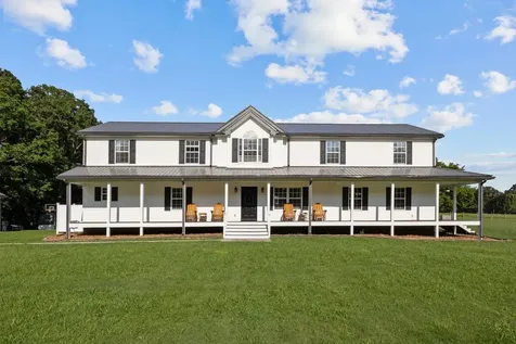 1015 Garners Creek Road Dickson TN 37055