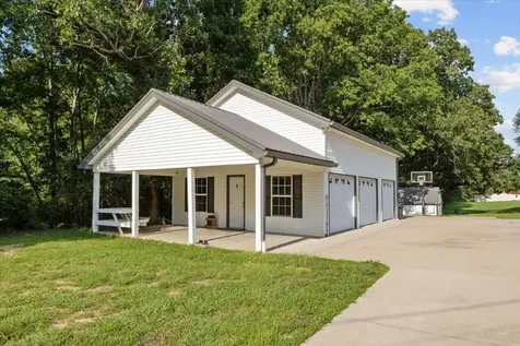 1015 Garners Creek Road Dickson TN 37055