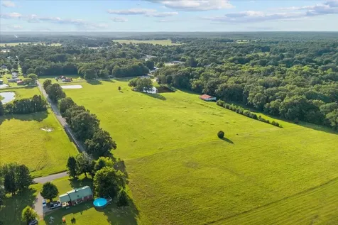 1015 Garners Creek Road Dickson TN 37055