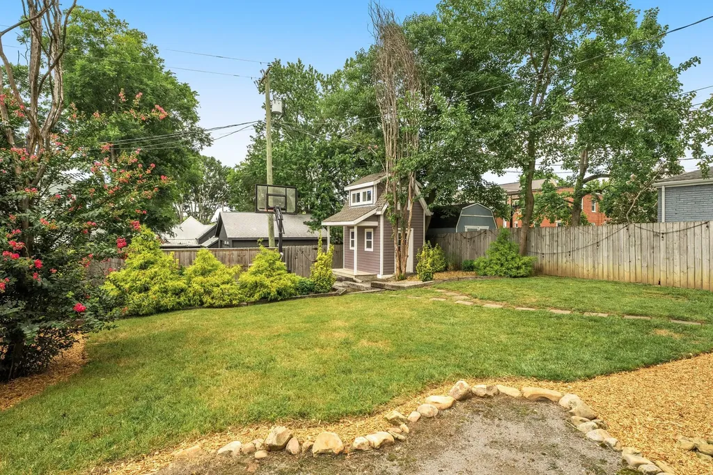 1627 Long Avenue Nashville TN 37206