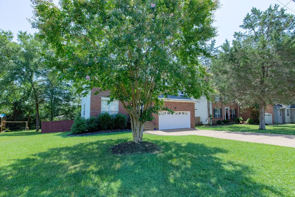 189 E Harbor Hendersonville TN 37075