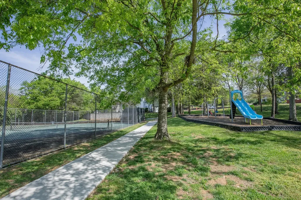 189 E Harbor Hendersonville TN 37075