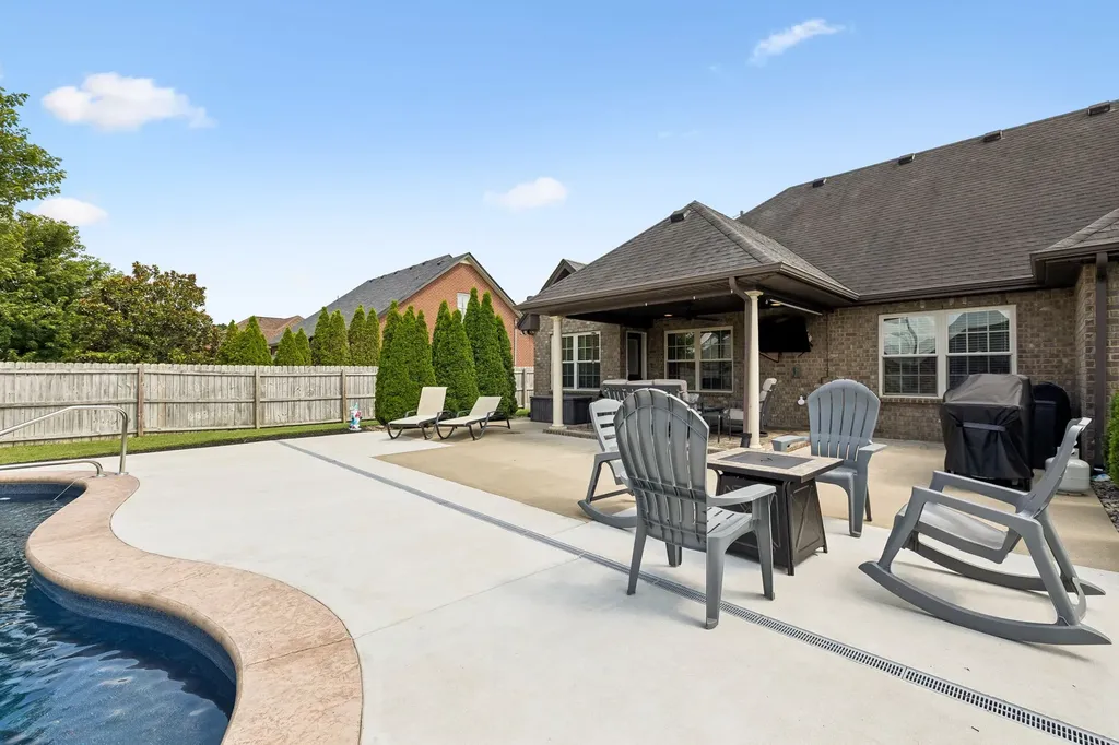 1951 Mural Lane Murfreesboro TN 37127