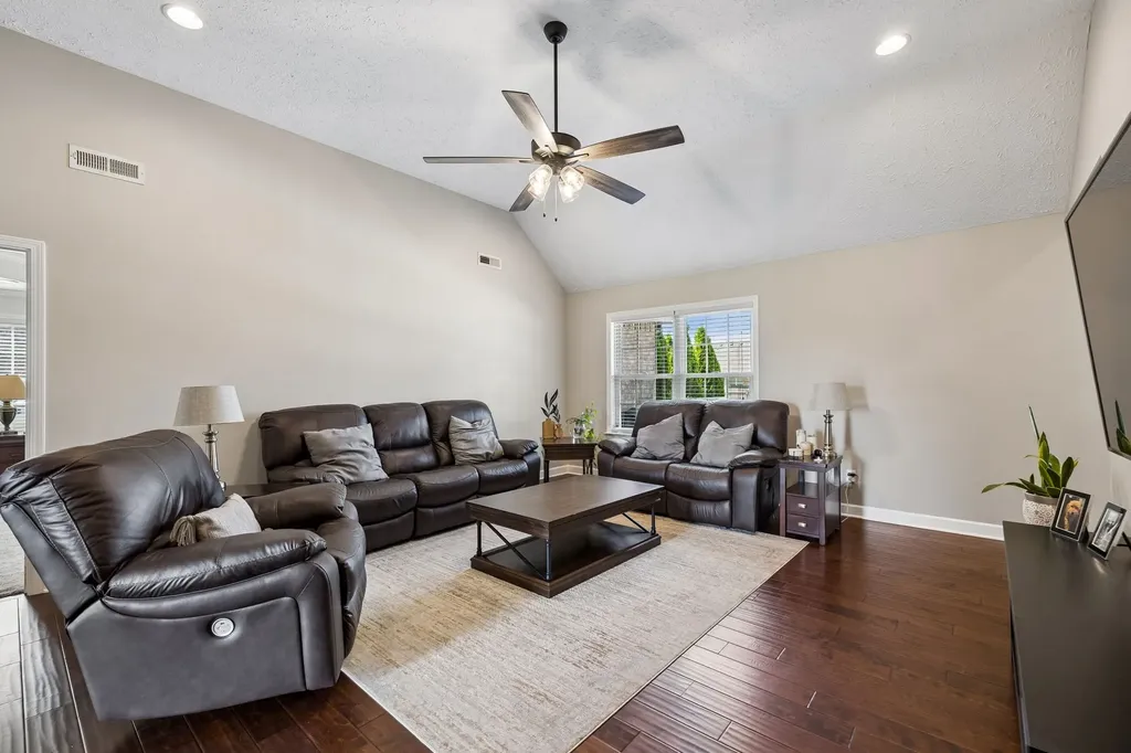 1951 Mural Lane Murfreesboro TN 37127
