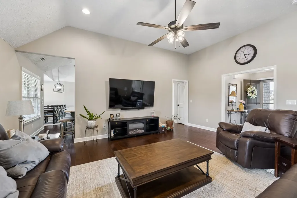 1951 Mural Lane Murfreesboro TN 37127