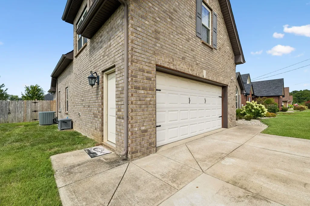 1951 Mural Lane Murfreesboro TN 37127