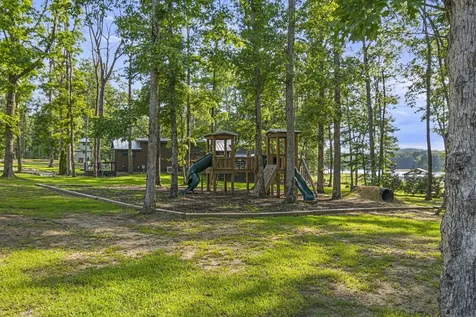 232 Waters Edge Way Tracy City TN 37387