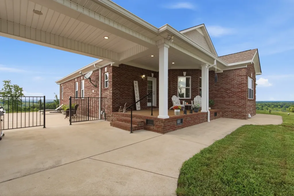 1655 Blackburn Lane Spring Hill TN 37174