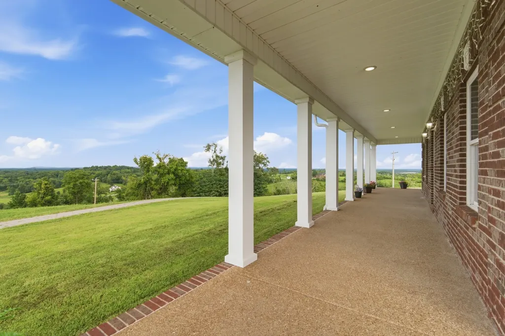 1655 Blackburn Lane Spring Hill TN 37174