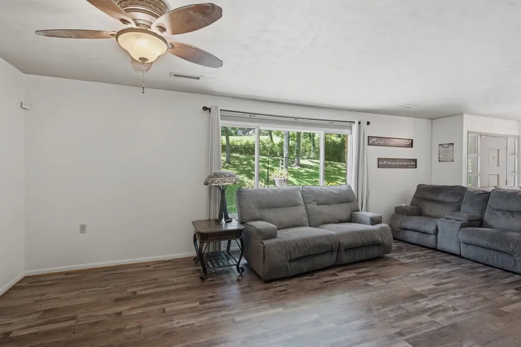 215 Wallace Drive Fayetteville TN 37334