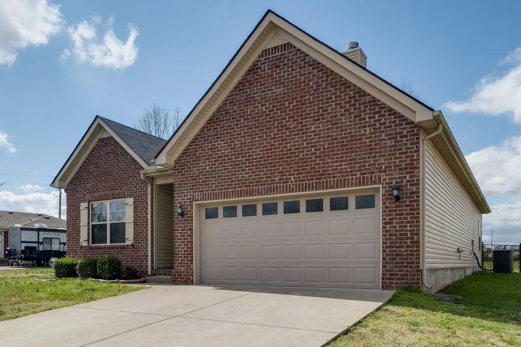 1021 Lindyn Lee Way Gallatin TN 37066