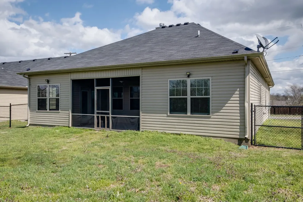 1021 Lindyn Lee Way Gallatin TN 37066