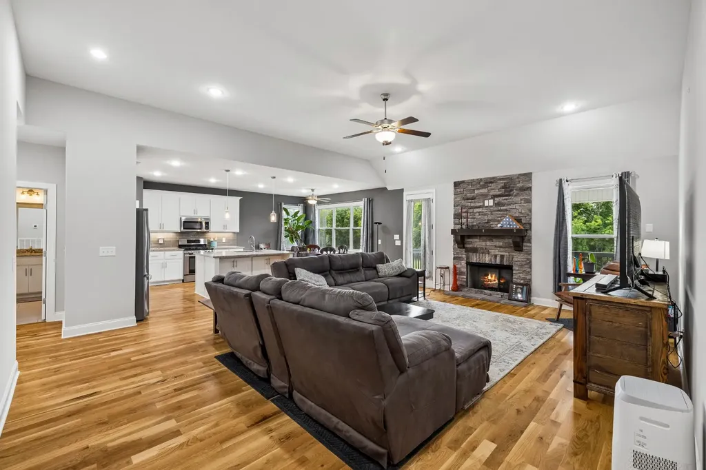 1115 Abagail Way Greenbrier TN 37073