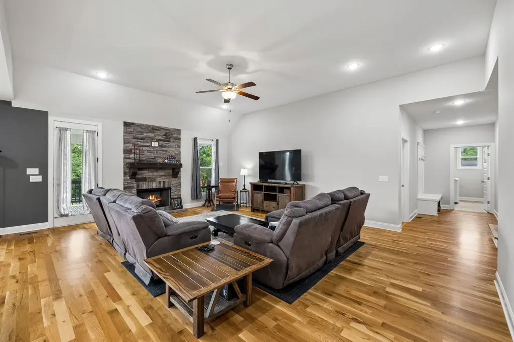 1115 Abagail Way Greenbrier TN 37073