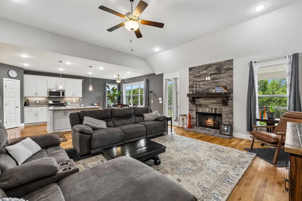 1115 Abagail Way Greenbrier TN 37073