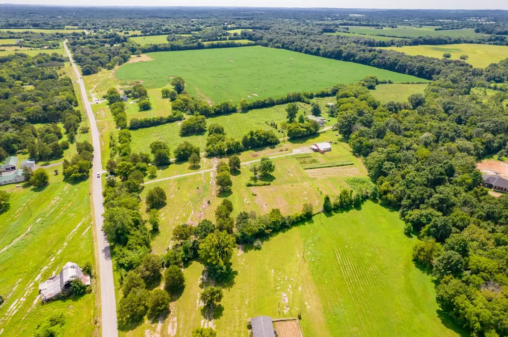 2449 Warner Bridge Road Shelbyville TN 37160