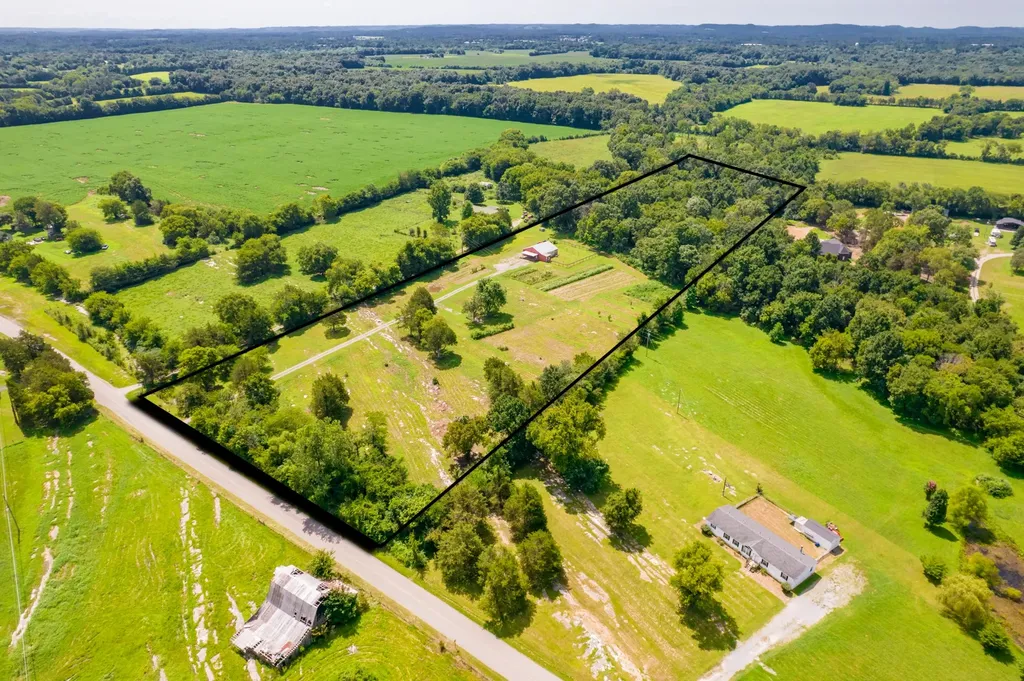 2449 Warner Bridge Road Shelbyville TN 37160