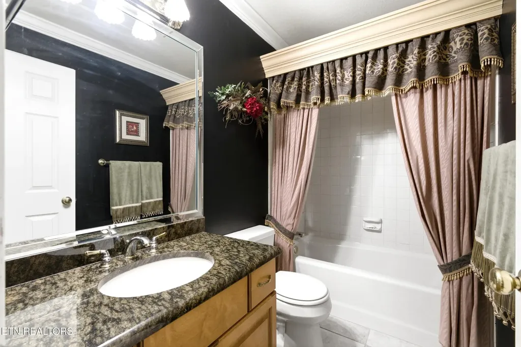 114 Oostanali Way Loudon TN 37774