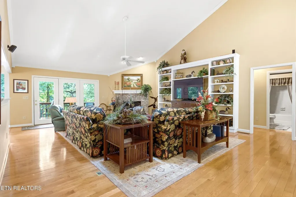 114 Oostanali Way Loudon TN 37774