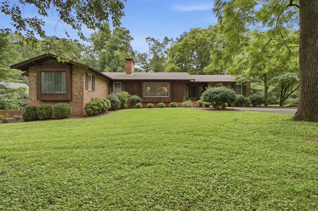 1004 Hillcrest Avenue Columbia TN 38401