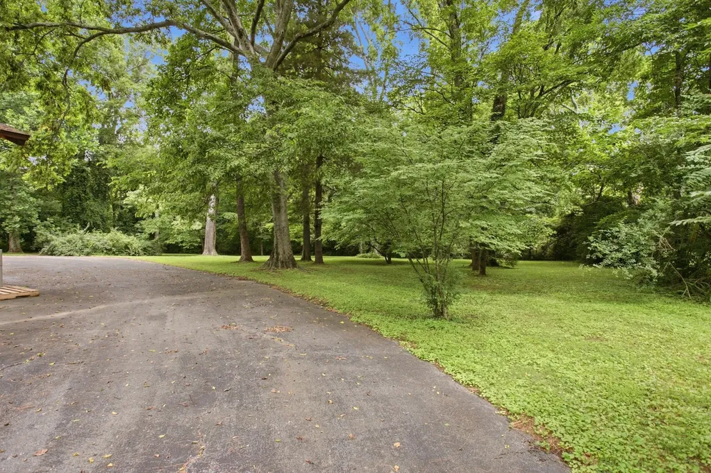 1004 Hillcrest Avenue Columbia TN 38401