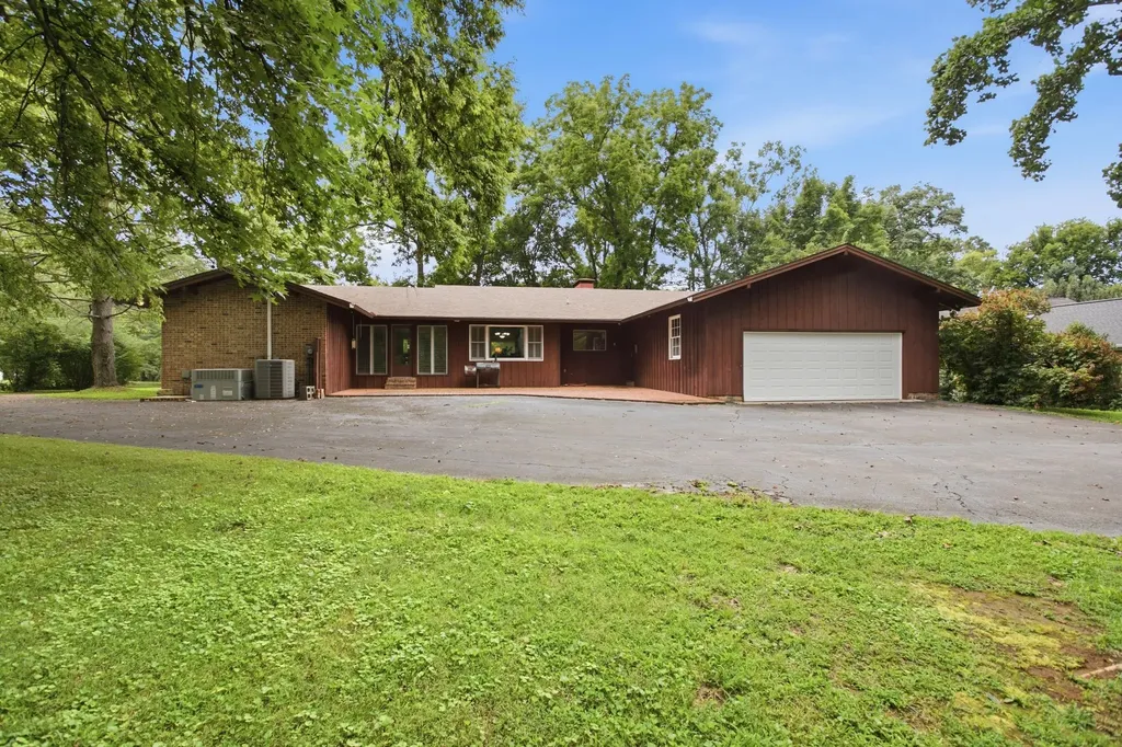 1004 Hillcrest Avenue Columbia TN 38401