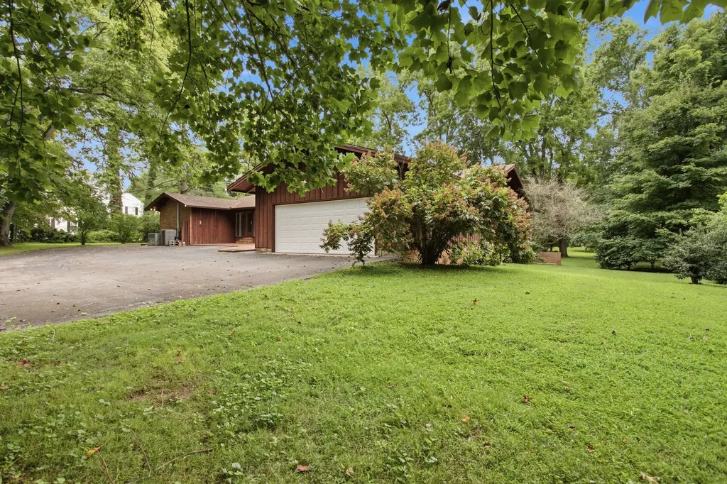 1004 Hillcrest Avenue Columbia TN 38401