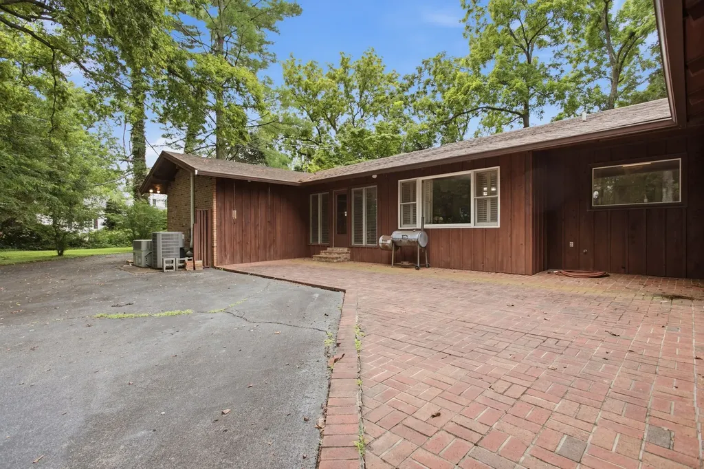 1004 Hillcrest Avenue Columbia TN 38401