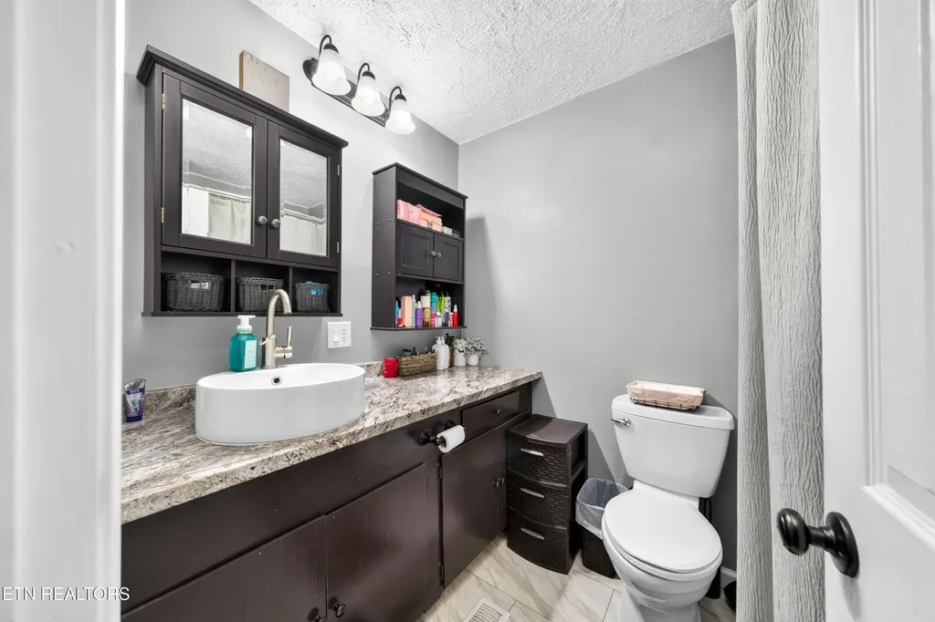 3754 Shady Oak Circle Cookeville TN 38501