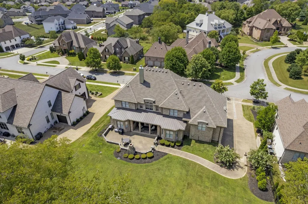 201 Higginson Pl, S Gallatin TN 37066