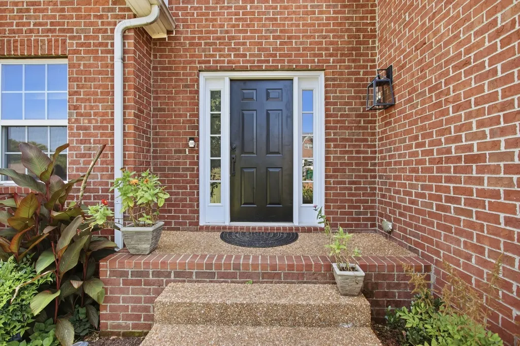 2070 Dinan Court Spring Hill TN 37174