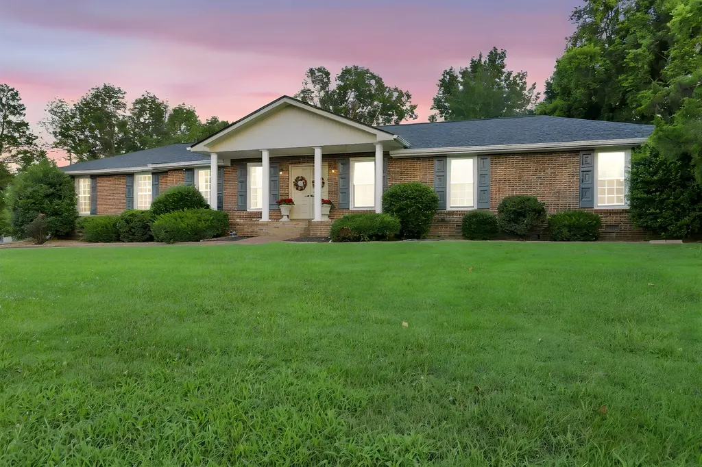 4025 Lake Parkway Hermitage TN 37076