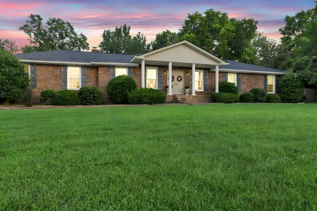 4025 Lake Parkway Hermitage TN 37076