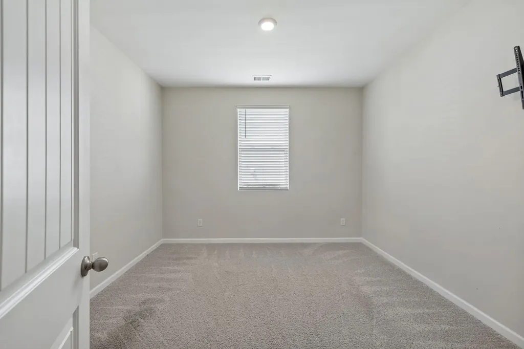 7098 Sunny Parks Drive White House TN 37188