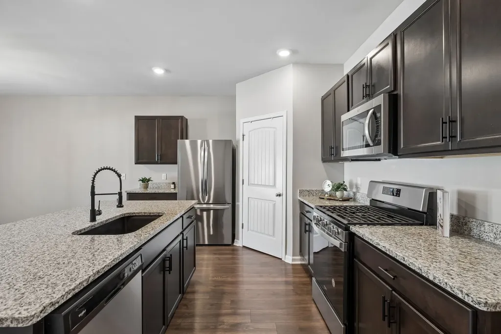 7098 Sunny Parks Drive White House TN 37188