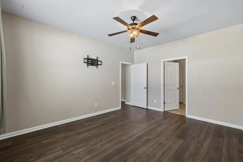 7098 Sunny Parks Drive White House TN 37188