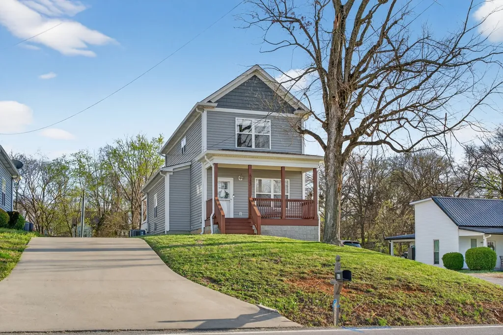 813 5th Ave, E Springfield TN 37172
