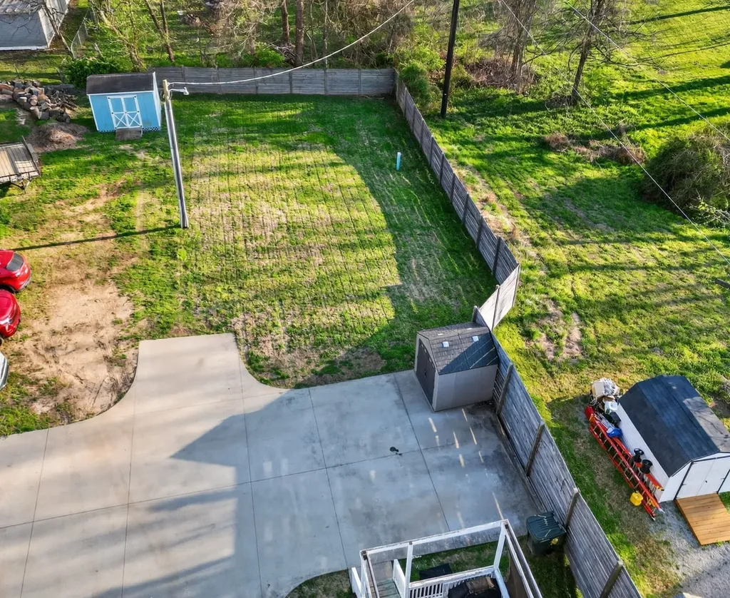 813 5th Ave, E Springfield TN 37172