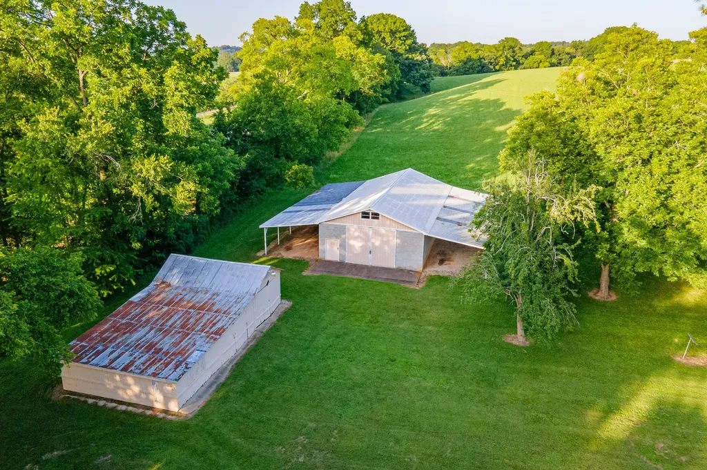 1 Santa Fe Pike Columbia TN 38401