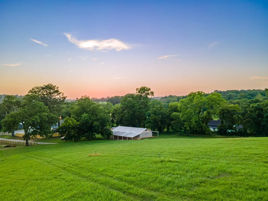 1 Santa Fe Pike Columbia TN 38401
