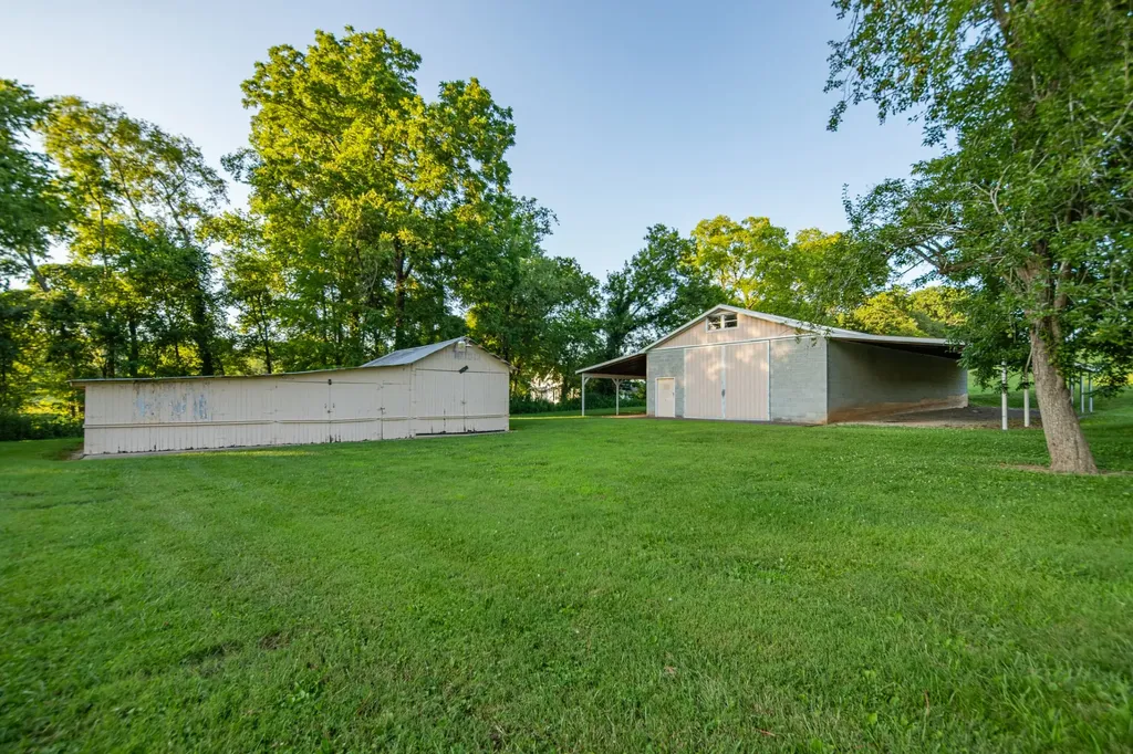 1 Santa Fe Pike Columbia TN 38401