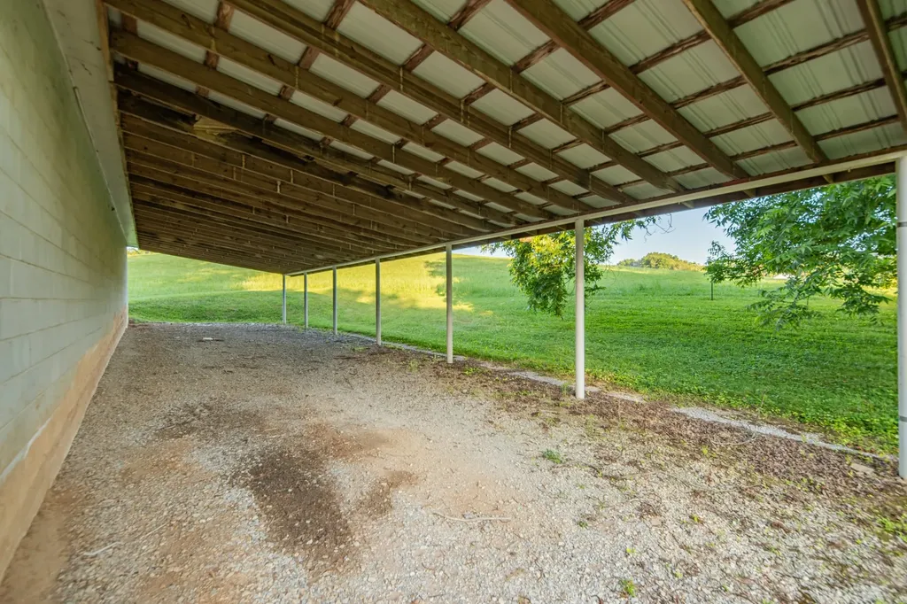 1 Santa Fe Pike Columbia TN 38401